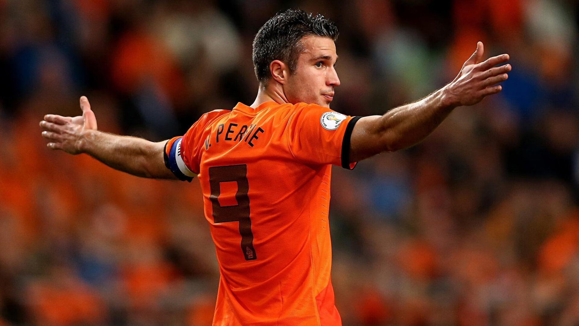 开云体育移动版-英超球队采用AI技术监测比赛中体能消耗曲线，英超体重